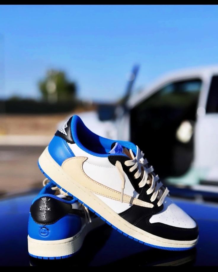 Nike - Travis Scott "Fragment Blue"