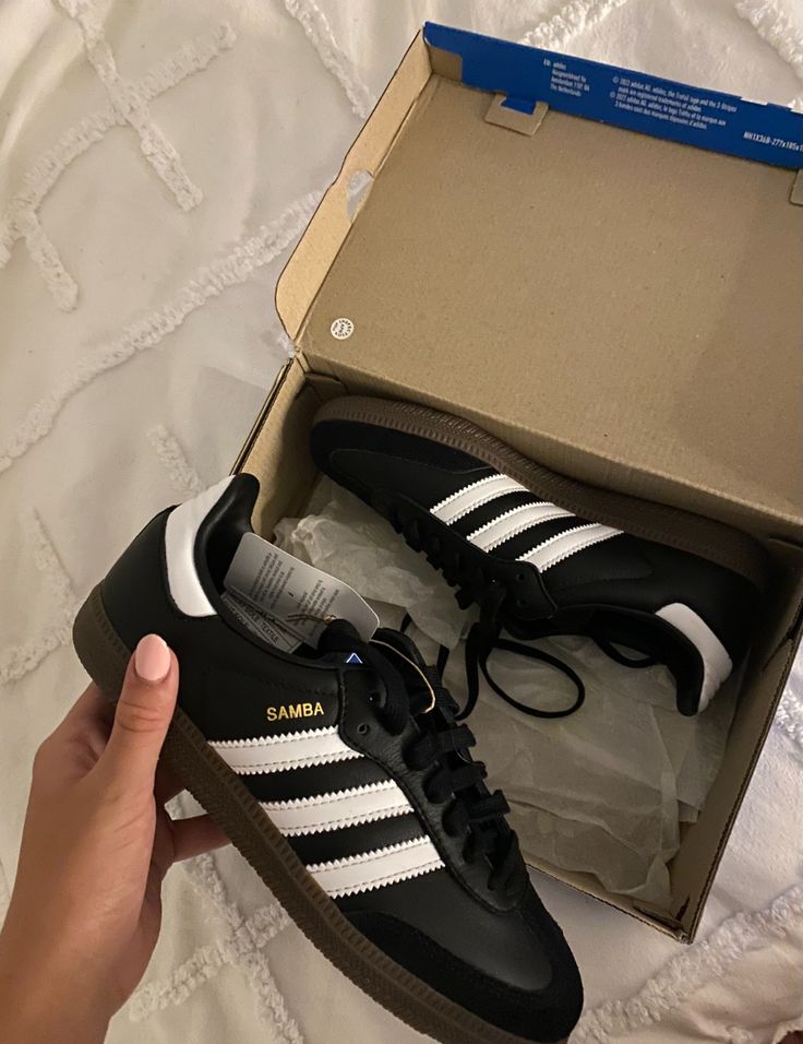 Adidas - Samba Black